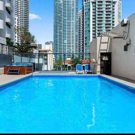 Appartamento Fabulous Sea Views In The Heart Of Surfers Gold Coast Esterno foto